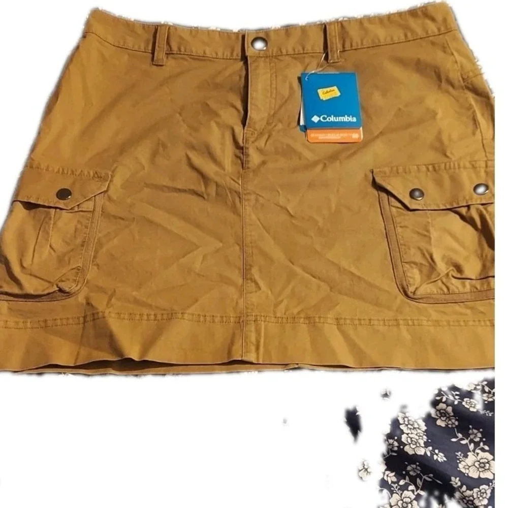 NEW Columbia OMNI-SHADE 50 Womens Size 12 Musturd Zipper Activity Skirt Hiking
